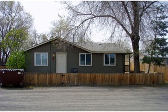 214 SW M St in Madras, OR - Foto de edificio - Other