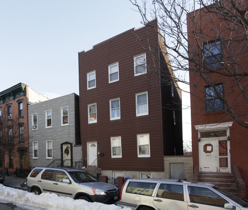 76 Freeman St in Brooklyn, NY - Building Photo