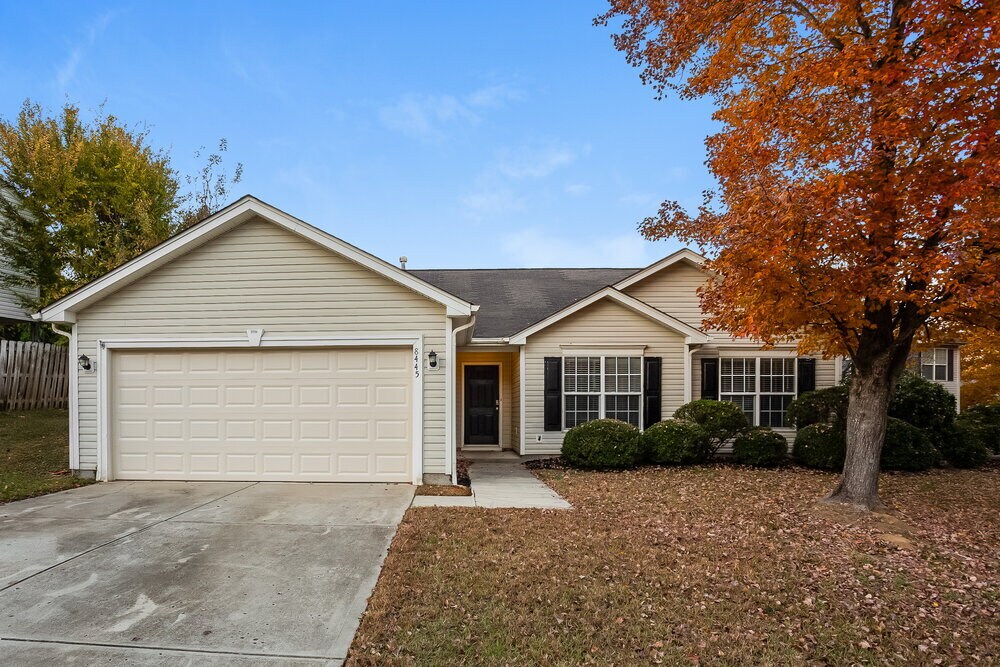 8445 Angwin Pl in Charlotte, NC - Building Photo