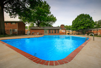 Lynn Town Townhomes in St. Louis, MO - Building Photo - Building Photo