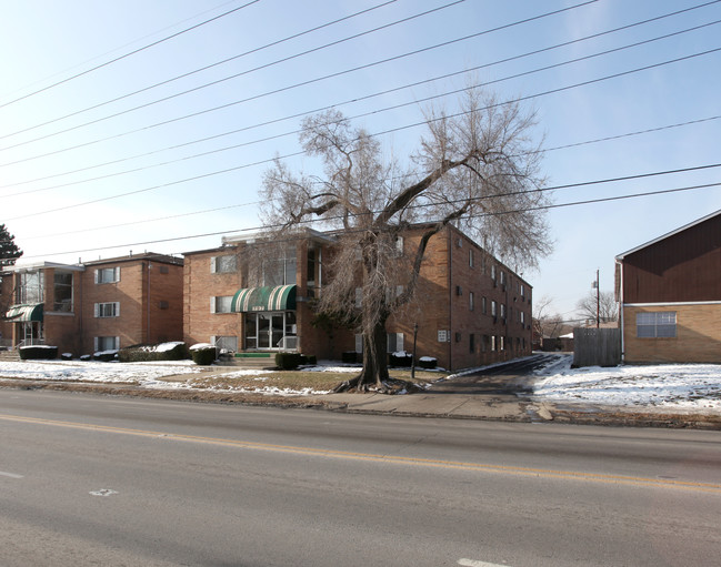 530 - JAMES PLAZA in Columbus, OH - Building Photo - Building Photo