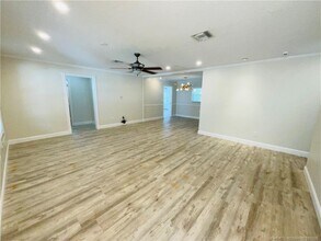 2061 NE Hoya Calle in Jensen Beach, FL - Building Photo - Building Photo
