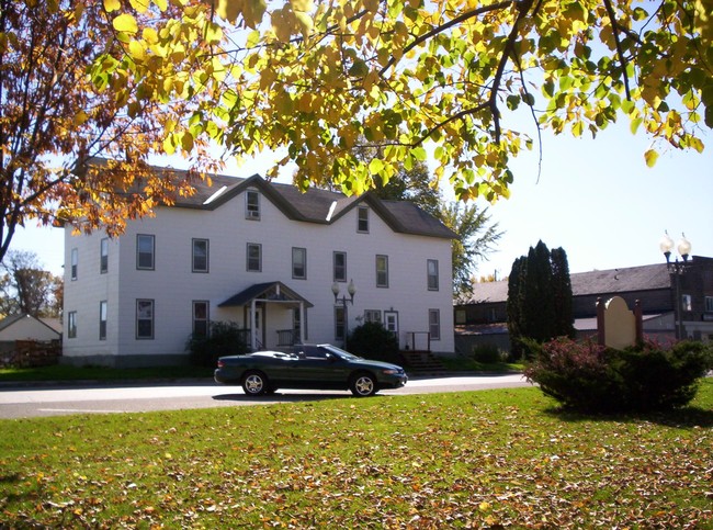 Baldwin Main Street Apartments in Baldwin, WI - Foto de edificio - Building Photo