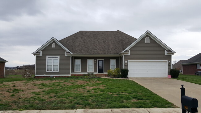 411 Monarchos Ln in Bowling Green, KY - Building Photo - Building Photo