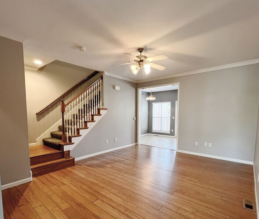 15915 W 89th Pl in Lenexa, KS - Building Photo