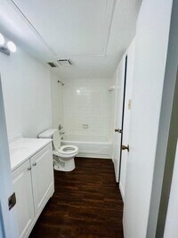 4444 Victory Dr photo'