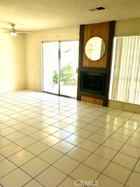 4832 King Cir in Huntington Beach, CA - Foto de edificio