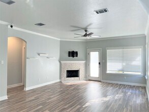 402 Wiley St in Hutto, TX - Building Photo - Building Photo