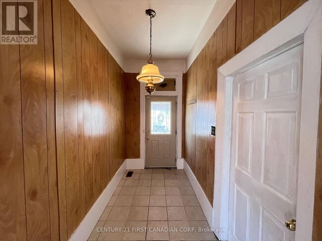 property at 2 Pearl St