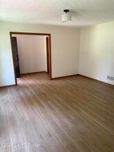 4618 Stony Brook Dr in Louisville, KY - Building Photo - Building Photo