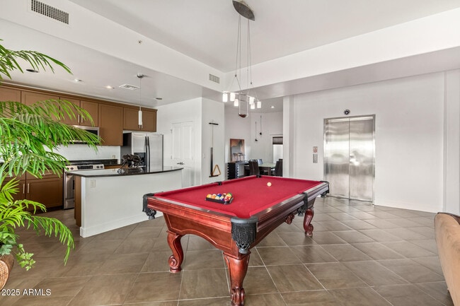 945 E Playa Del Norte Dr in Tempe, AZ - Foto de edificio - Building Photo