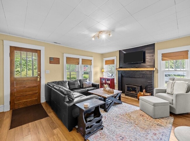 1305 Halltown Rd in Spruce Pine, NC - Building Photo - Building Photo