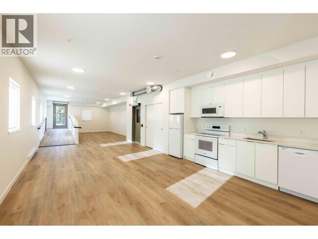 39180 Finch Dr in Squamish, BC - Building Photo - Building Photo