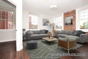 120 Washington St, Unit 304 in Salem, MA - Building Photo