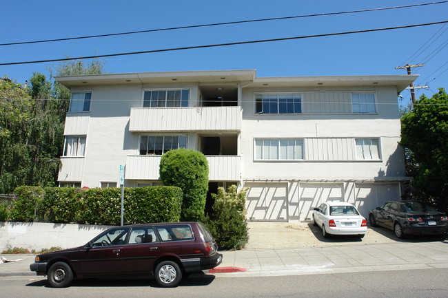 2231-2239 Cedar St in Berkeley, CA - Foto de edificio - Building Photo