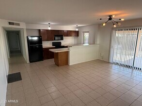 944 E Concorda Dr in Tempe, AZ - Building Photo - Building Photo