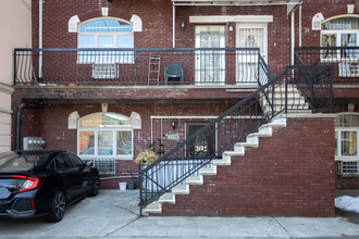 1758 Benson Ave in Brooklyn, NY - Foto de edificio - Building Photo