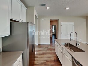 204 Hemlock Pt in St. Augustine, FL - Foto de edificio - Building Photo