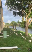 8305 Sunrise Lakes Blvd in Sunrise, FL - Building Photo - Building Photo