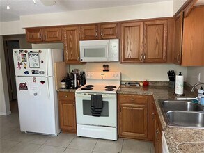 333 Lagoon Dr in Palm Harbor, FL - Building Photo - Building Photo