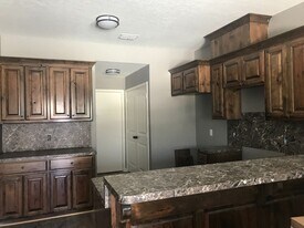 302 W Sycamore Ln in Longview, TX - Building Photo