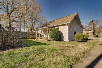 307 W Graham St in Mebane, NC - Building Photo - Building Photo