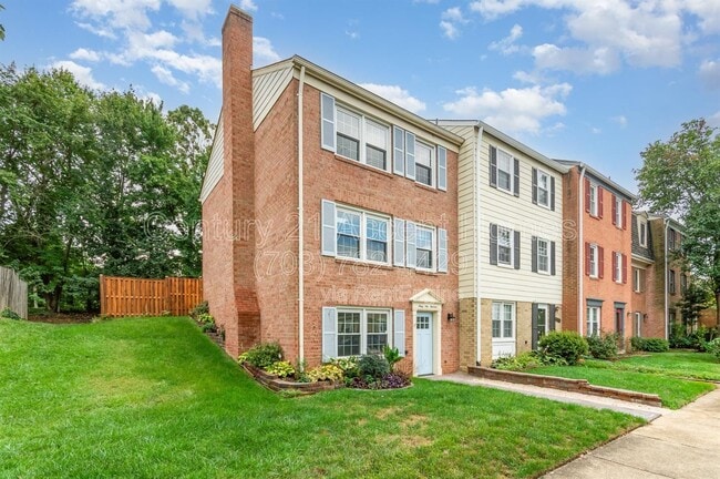6613 Deer Gap Ct in Alexandria, VA - Building Photo - Building Photo