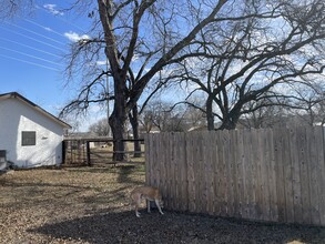 1010 Colorado Dr in Marble Falls, TX - Building Photo - Building Photo