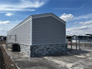 2503 Double Eagle Dr in Mission, TX - Foto de edificio - Building Photo