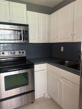 2823 SW 38th Ct-Unit -2823 in Miami, FL - Foto de edificio - Building Photo