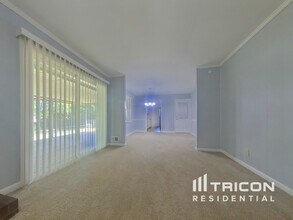 490 Rocky Creek Dr in Roswell, GA - Building Photo - Building Photo