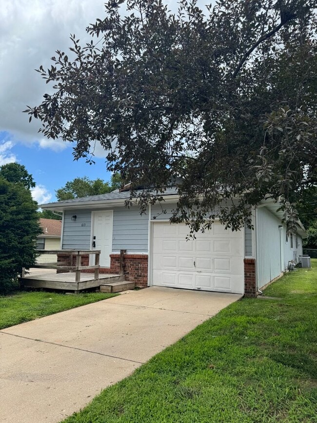 property at 613 W Edgewood St
