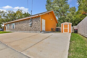 520 E Defee Ave in Baytown, TX - Building Photo - Building Photo