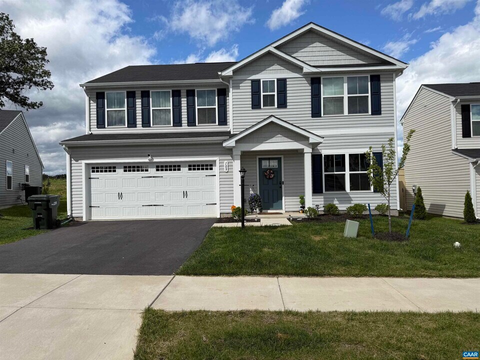109 Walsh Ln in Waynesboro, VA - Building Photo