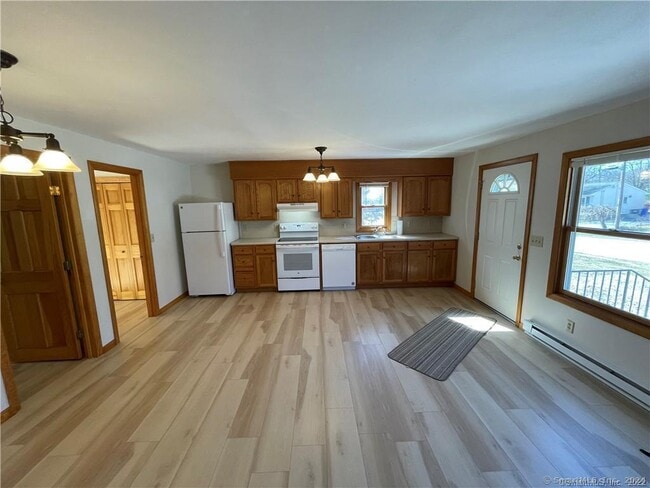 45 Whittle St in Groton, CT - Building Photo - Building Photo