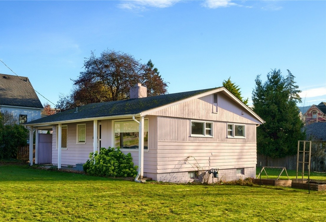 1602 Harris Ave in Bellingham, WA - Building Photo - Building Photo