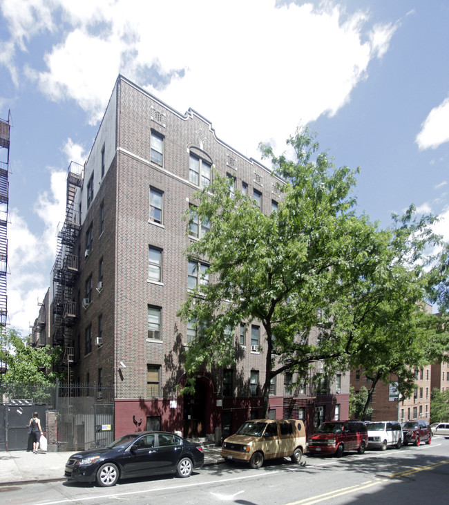 685 Academy St in New York, NY - Building Photo - Building Photo