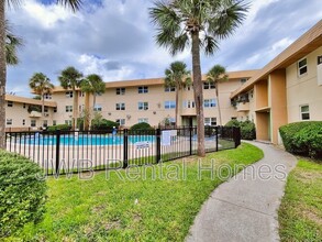 221 15th Ave N in Jacksonville Beach, FL - Building Photo - Building Photo