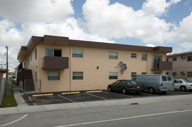 365 W 19th St in Hialeah, FL - Building Photo - Building Photo