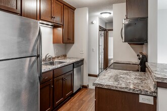 Morse Manor in Excelsior, MN - Building Photo - Interior Photo