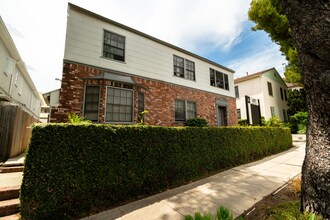 457-459 Kelton Ave in Los Angeles, CA - Foto de edificio - Building Photo