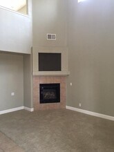 738 Chandon Dr in Merced, CA - Building Photo - Building Photo