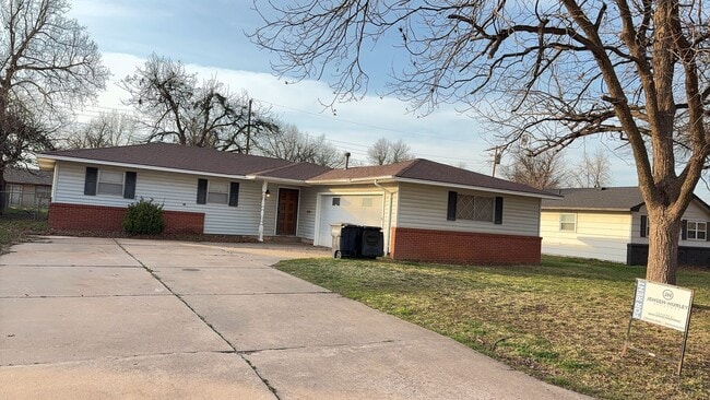 1720 Pawhuska Ave in Enid, OK - Building Photo - Building Photo