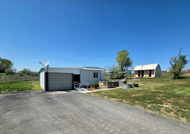 28750 Rocky Rd in Parma, ID - Building Photo - Building Photo