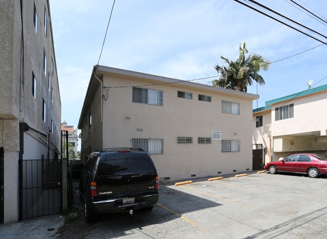 Kamwood Apartments in Los Angeles, CA - Building Photo - Building Photo