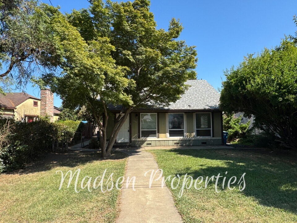 2394 Campbell St in Durham, CA - Building Photo