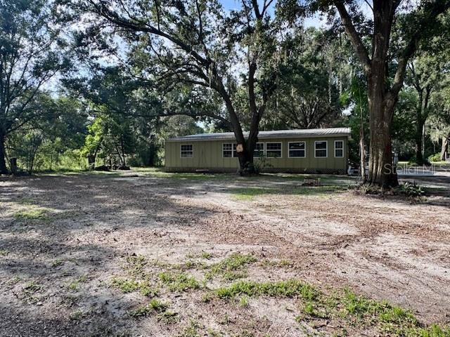 3113 S Wiggins Rd in Plant City, FL - Foto de edificio