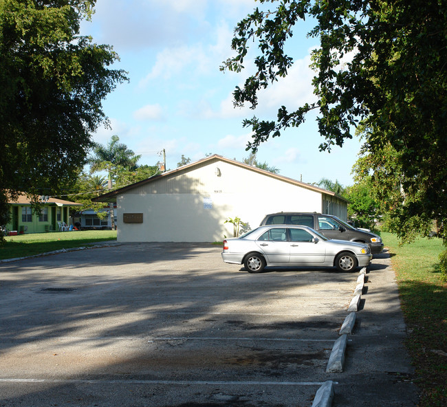 4601 SW 32nd Ave in Fort Lauderdale, FL - Building Photo - Building Photo