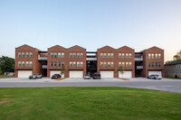 222 E Aquarium Pl in Jenks, OK - Foto de edificio - Building Photo