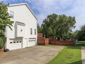 4820 Manteo Ln in Winston-Salem, NC - Building Photo - Building Photo